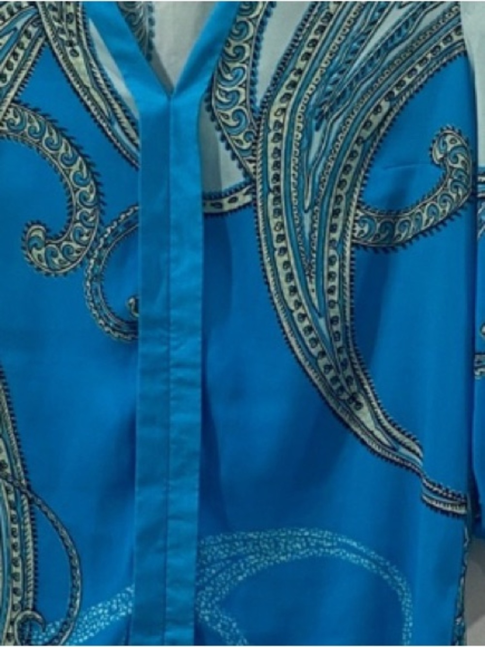 M Paisley top Periwinkle Blue multicolor Paisley Stretch v-neck button down boho